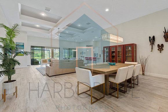 Real estate dining room photo