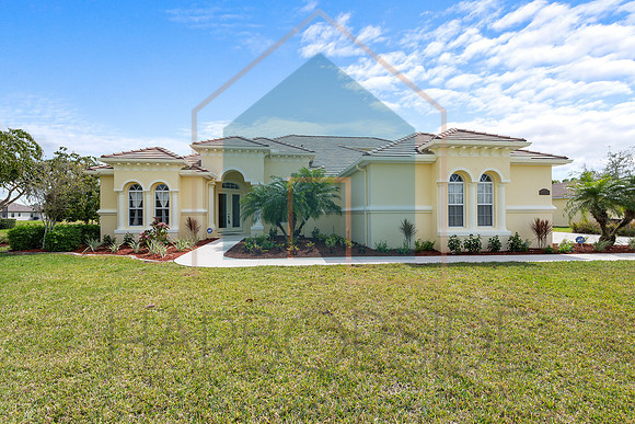 Real estate house outside photo