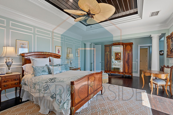 Real estate bedroom photo